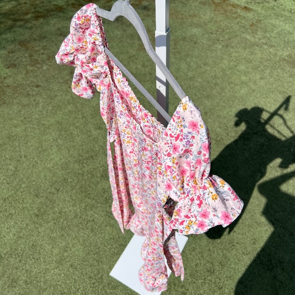 Flutter-Sleeve Garden Floral Dress with Apron Tie-Back - Picture 8 of 16
